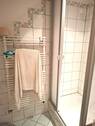 ... und Dusche. - 
