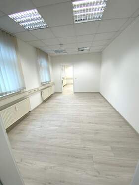 Behandlung - Schöne kleine Praxis - auch ideal als Büro oder Homeoffice