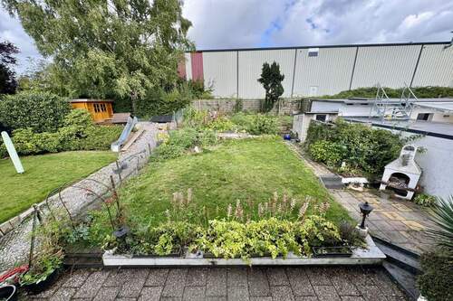 Garten mit Grillecke - 