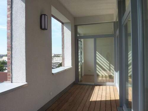Loggia - Traumwohnung: 4-Zimmer mit großer Loggia, 2 Bädern und TG-Stellplatz im Industriedenkmal Castellum!
