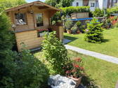  Gartenhaus und Pool - 