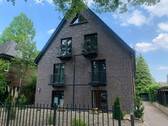 Hausansicht - Moderne 3 Zimmer Dachgeschosswohnung in Lokstedt!