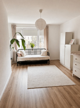 Schlafzimmer 2 sanierte Wohnung - 
