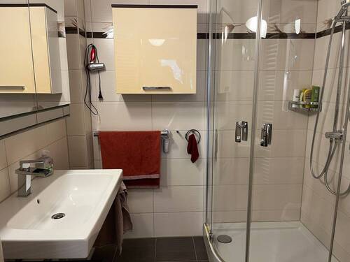 Badezimmer - Etagenwohnung mit 63,50 m² in Nürnberg zum Kaufen