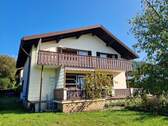 Außenansicht - Renovierungsbedürftiges Einfamilienhaus mit Nebengebäude und Garage in sehr guter Wohnlage