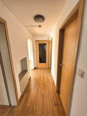 Flur EG Wohnung - 6 Zimmer Doppelhaushälfte zum Kaufen in Ehningen