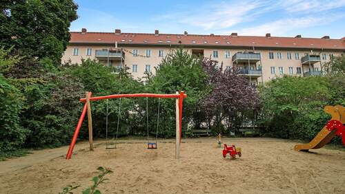 Spielplatz im Innenhof - 