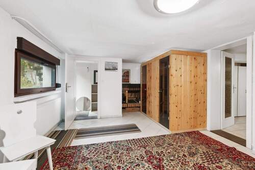 Sauna und Kamin im UG - 