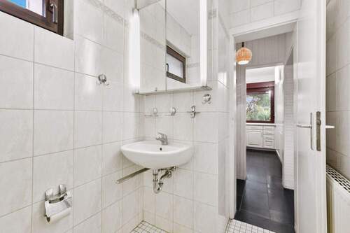 Badezimmer mit Dusche - 