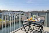 Balkon - Exklusive Galeriewohnung im Denkmal-Loft - Balkon mit Wasserblick und Tiefgarage