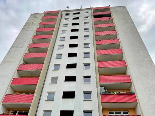 Hausansicht - 3-Zimmerwohnung sucht Mieter - 529,00&nbsp;EUR Kaltmiete, ca.&nbsp; 75,00&nbsp;m&sup2;&nbsp;Wohnfl&auml;che