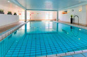 Schwimmbad im KG mit Fenstern! - 