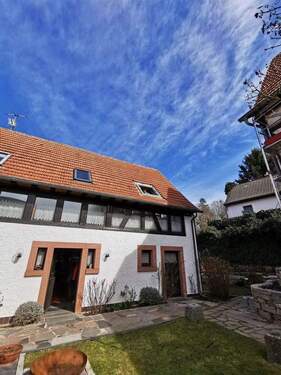 Ansicht Innenhof 4 - Einfamilienhaus mit 325,00 m&sup2; in Lautertal-Reichenbach zum Kaufen