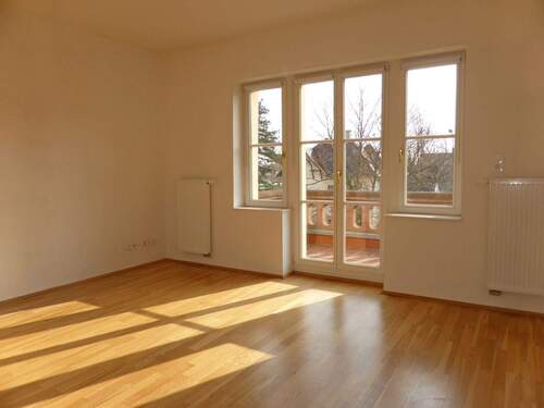 Referenz Wohnen - Vermietete 4-Raum-Wohnung mit Stellplatz im hochwertig sanierten Wohnensemble 'Hoffmans Gärten' !!