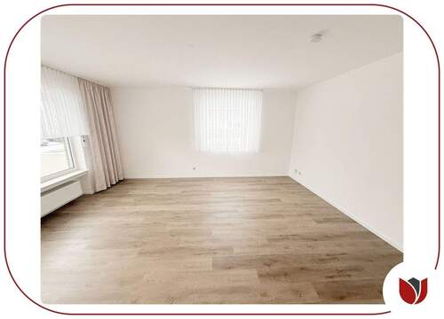 Wohnzimmer mit neuem Fußbodenbelag - 