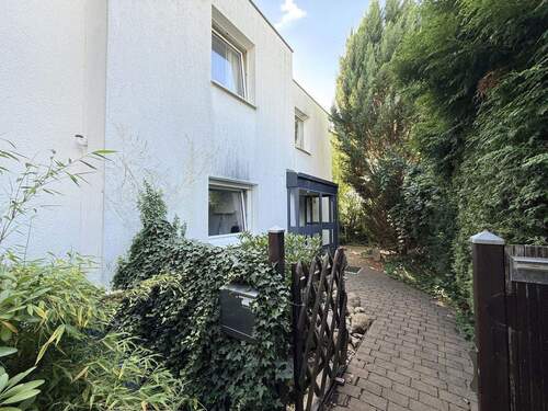 Hauszugang - Doppelhaushälfte mit 116,00 m&sup2; in Berlin zum Kaufen