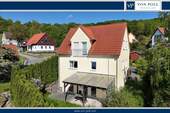 Titelbild - Attraktives Einfamilienhaus mit Einliegerwohnung in ruhiger, grüner Lage