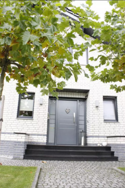 Eingangstür - 6 Zimmer Einfamilienhaus in Hückelhoven