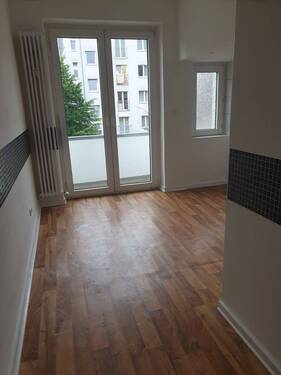 Küche - citynahe, helle 47 m² 2-Zi.-Whg. mit Südbalkon