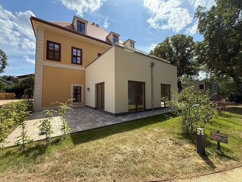 Terrassenansicht - Exklusiv Wohnen im Landhaus - 2.085,00 EUR Kaltmiete, ca.  208,50 m² Wohnfläche