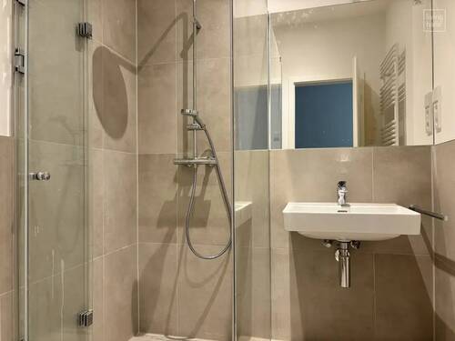 Dusche im Badbereich - 