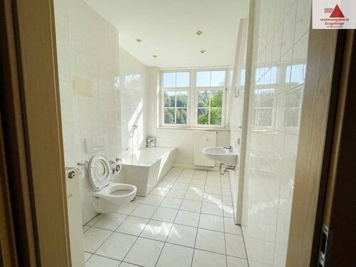 Badezimmer - Etagenwohnung mit 101,00 m² in Annaberg-Buchholz / Buchholz zur Miete