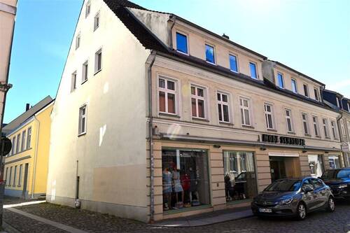 Wohn-und Geschäftshaus - 2 Zimmer Mehrfamilienhaus, Wohnhaus zum Kaufen in Stralsund