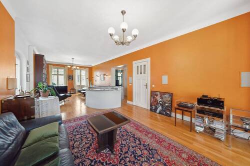 Repräsentativer Wohnsalon mit Blickachsen bis zur Loggia. - Einfamilienhaus mit 355,00 m&sup2; in Berlin zum Kaufen