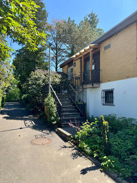 Vorderansicht 2 - 5 Zimmer Bungalow in Erdmannhausen