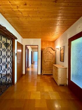 Eingangsbereich - Bungalow mit 123,00 m² in Erdmannhausen zum Kaufen