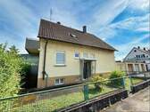 Hausansicht - 6 Zimmer Mehrfamilienhaus, Wohnhaus in Magstadt