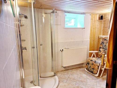 KG: Sauna und Dusche - 
