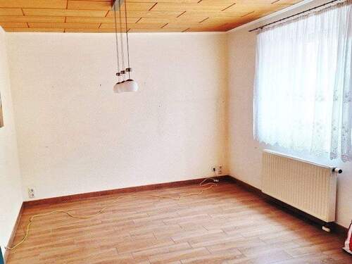 EG: Wohnzimmer - 5 Zimmer Reihenmittelhaus zum Kaufen in Pirna