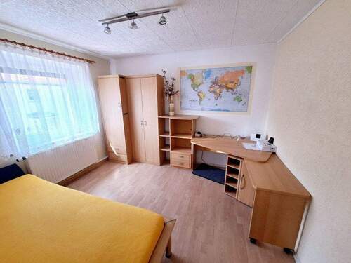 OG: Zimmer 2 - 5 Zimmer Reihenmittelhaus in Pirna