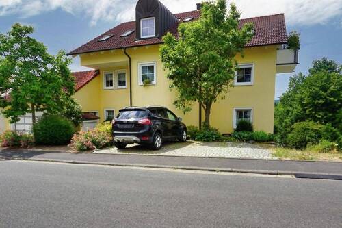 Außenansicht - Familienparadies mit Weitblick, Teich & viel Platz zum Leben