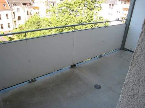 Musterfoto Wohnung obendrüber - Große 2-Zimmer mit Laminat, Wannenbad, Stellplatz und Balkon in ruhiger Lage!