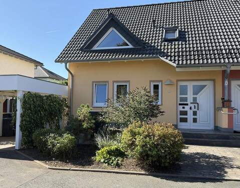 Titelbild - Komfortables Effizienzhaus mit Garten & Carport - zur Miete