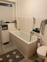Bad mit Badewanne und Dusche - 