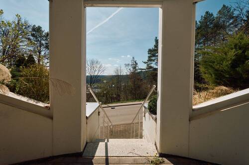 Treppenaufgang zum Eingang - 
