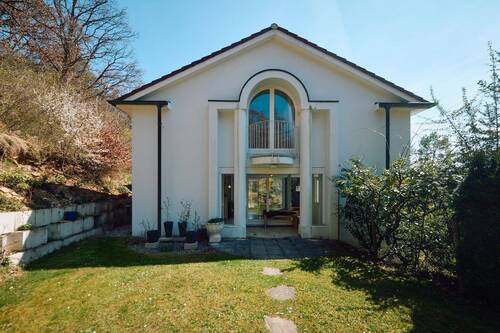 Objektansicht mit Garten - 5 Zimmer Einfamilienhaus in Fridingen an der Donau