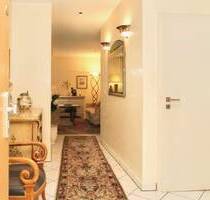 Erdgeschosswohnung mit Terrasse & 2 TG Stellplätzen in Langenfeld