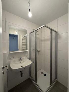 Badezimmer - 1 Zimmer Etagenwohnung in Oldenburg