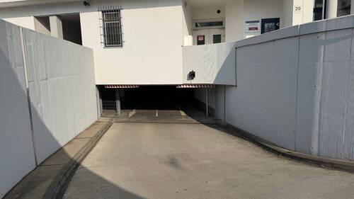 Tiefgarageneinfahrt - 