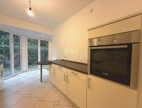 Einbauküche mit Terrassenzugang - 