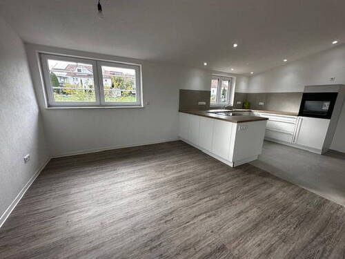 offene Küche - Großzügige 3,5-Zi wunderschöne Lage in Rottenburg mit Garten