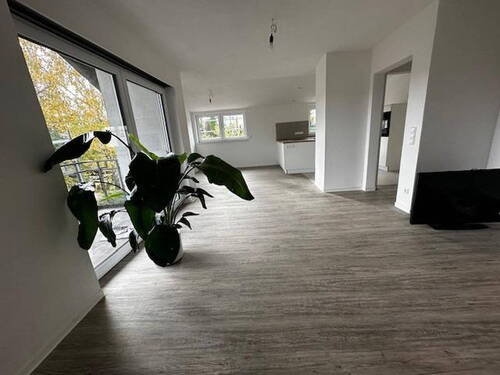 Wohnzimmer - 3 Zimmer Etagenwohnung zur Miete in Rottenburg