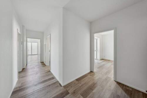 Flur mit Blick auf Wohn- und Kinderzimmer - 