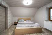geräumiges Schlafzimmer - 