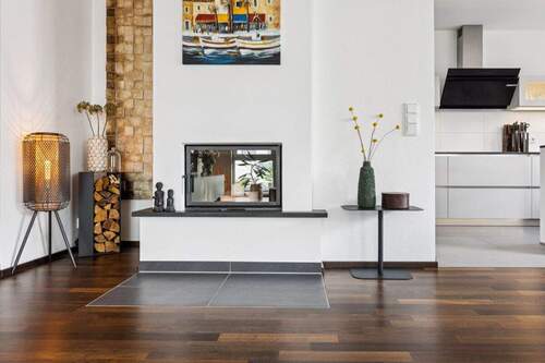 Wohnzimmer - Hier werden Wohnträume wahr: 4-Zimmer-Whg. mit Kamin und Balkon