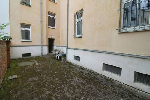 Hinterhof 02 - 